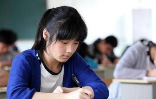 部分大学生的福利，2021年生活费或将得到补助，家长经济负担减轻