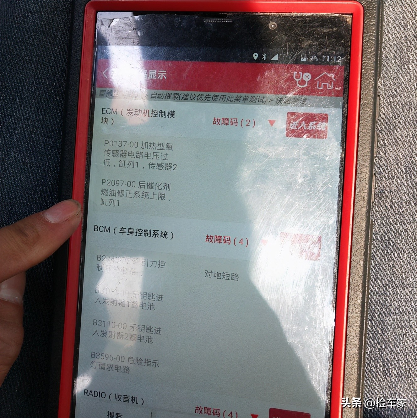 买车送男友！小姐姐25万买这辆科迈罗，网友：这都拆了能过户吗？