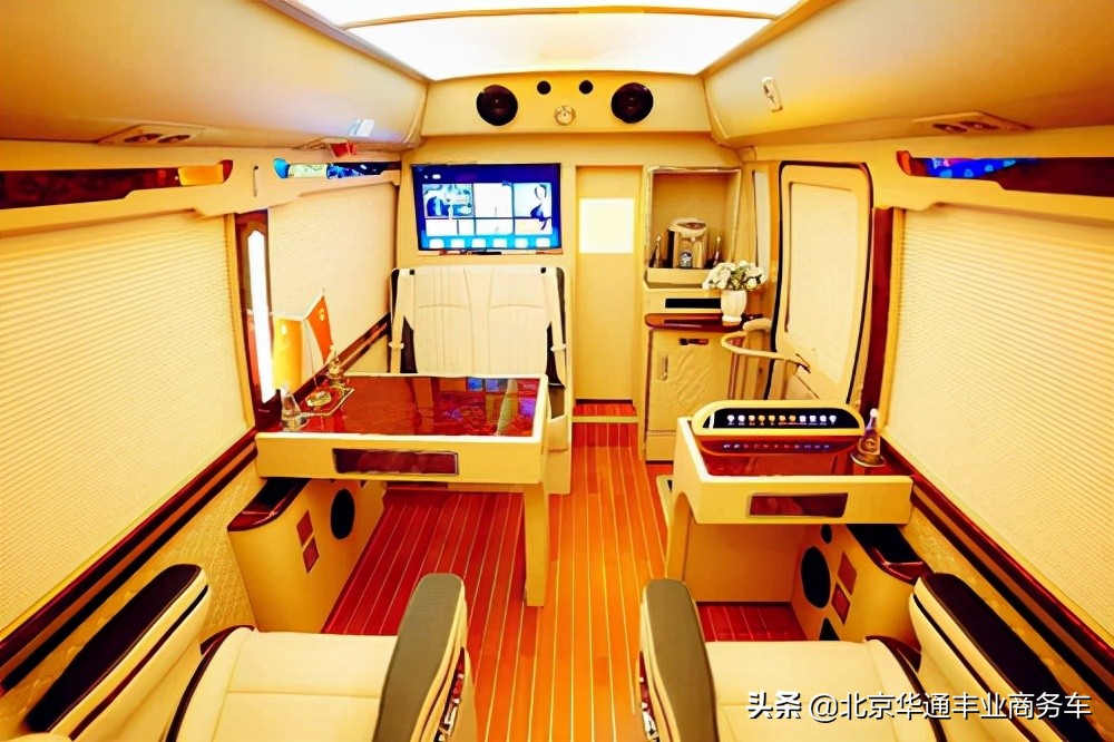 丰田考斯特7座至尊旗舰版