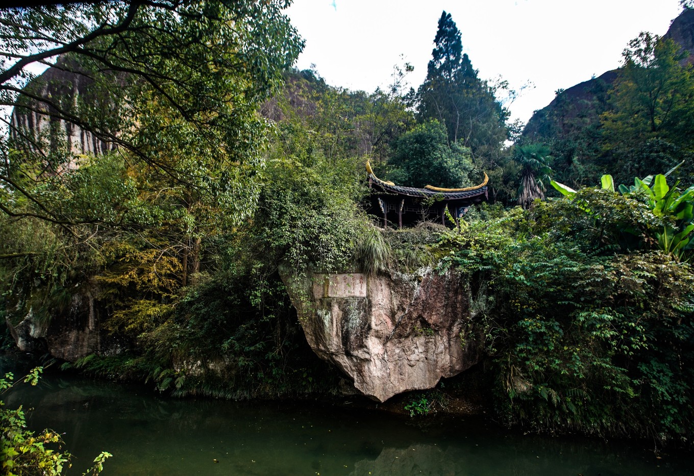 缙云不愧仙都之名，集桂林之秀黄山之奇，无数经典影视在此取景