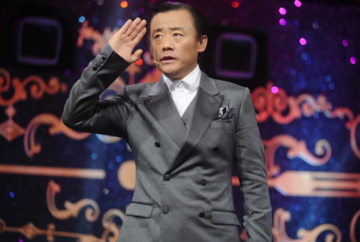 从滑稽之王到人人喊打，周立波是怎么改写自己结局的