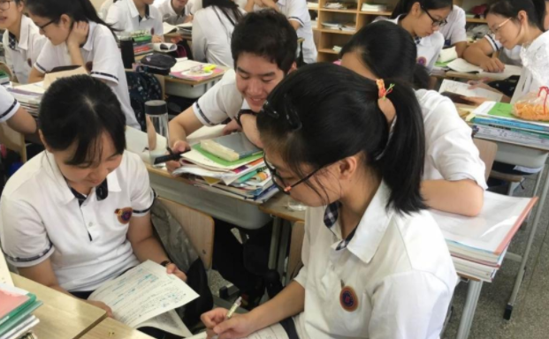 双减政策推行后，公办与民办学校差距逐渐增大，家长要谨慎选择