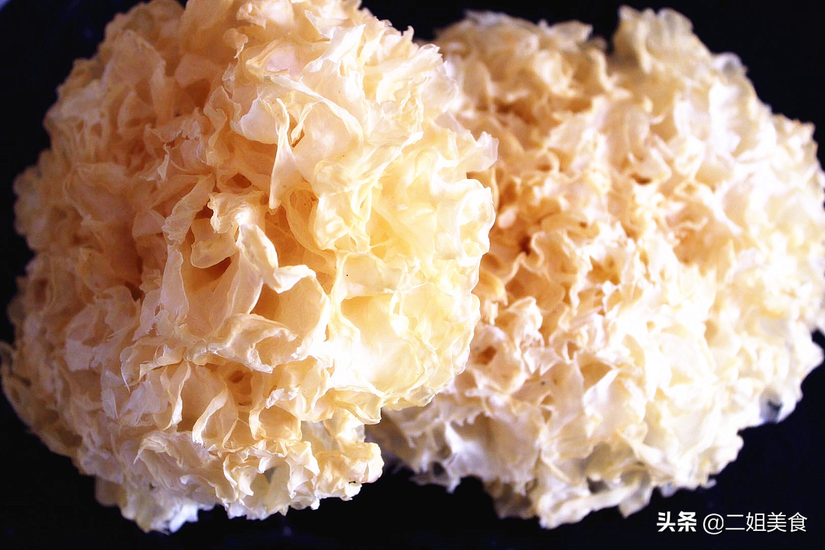 泡发银耳总是有硬块？教您一招，3分钟快速泡发，没硬块还软嫩