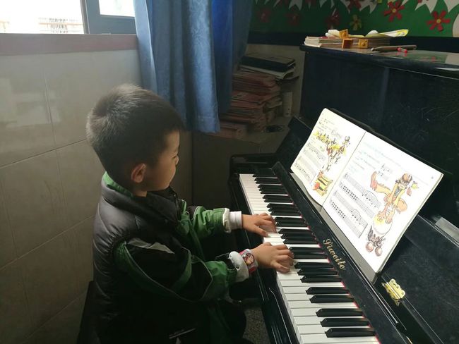 学钢琴的孩子3000万，为啥多数半途而废？问题出在父母身上