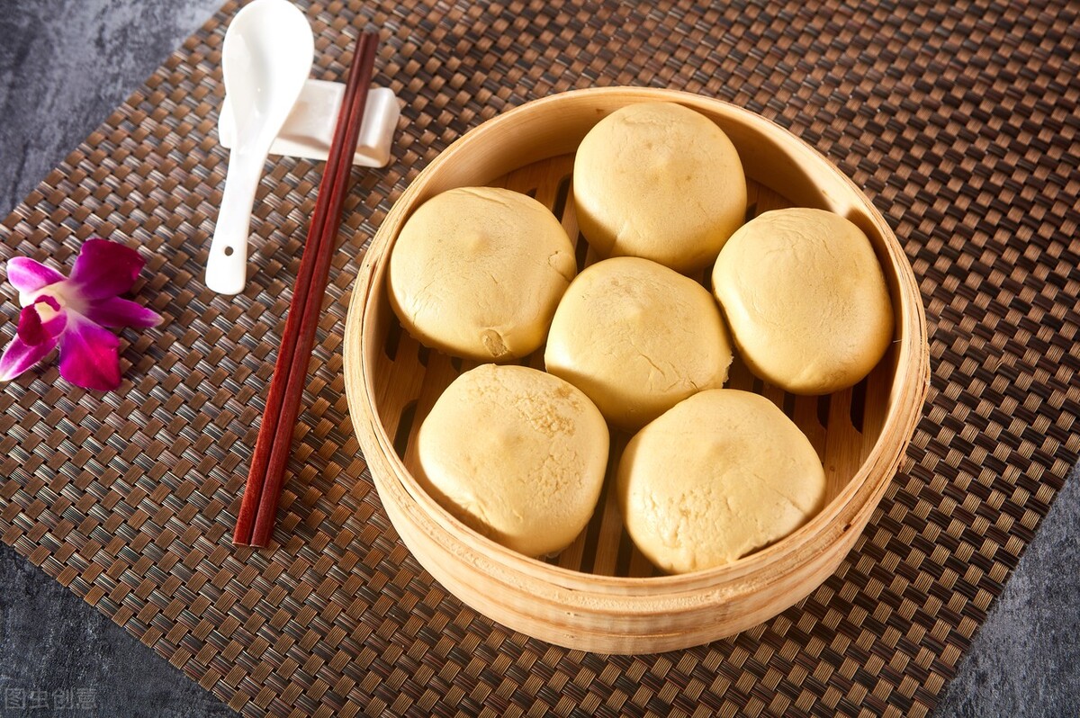 做玉米面馒头，掌握1个窍门，馒头香甜松软不粗糙，比面包还好吃