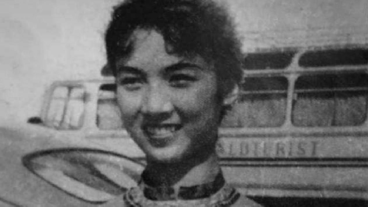 林彪儿子林立果去世后，留下貌美妻子，她后来过得怎样？
