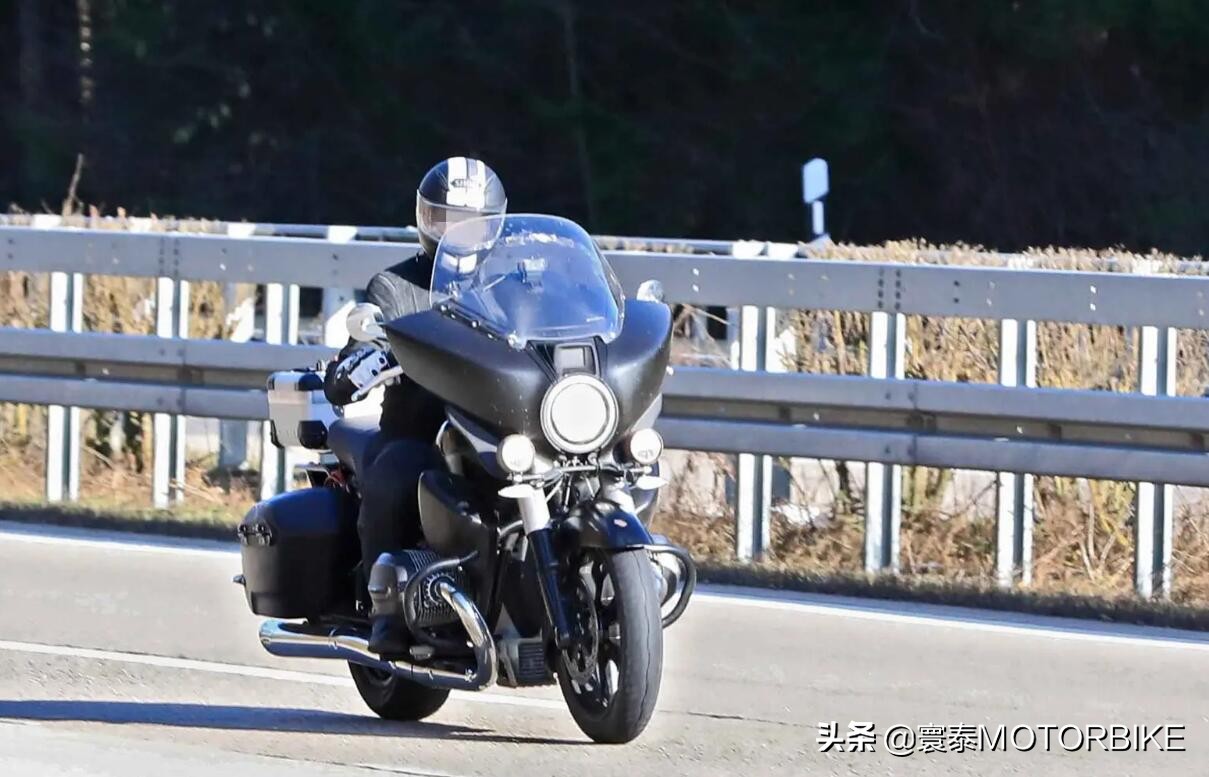 宝马 R18 重型旅行巡航车谍照曝光