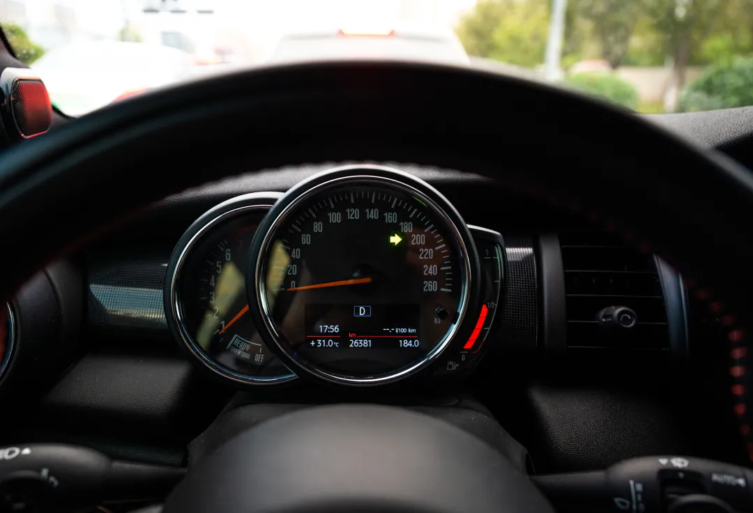 梦想十年，最终选了又小又暴躁的它——二手MINI COOPER S赛车手