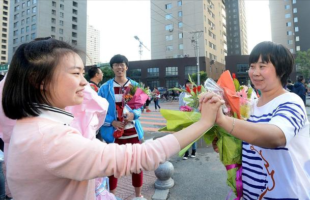 2021高考数学难吗？不同试卷难度有差异，考生们的回答让人心疼