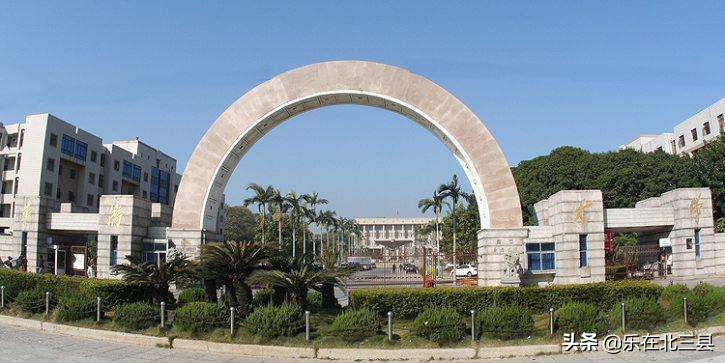 2020年福建省最好大学排行榜，共有两所高校进入全国百强名单