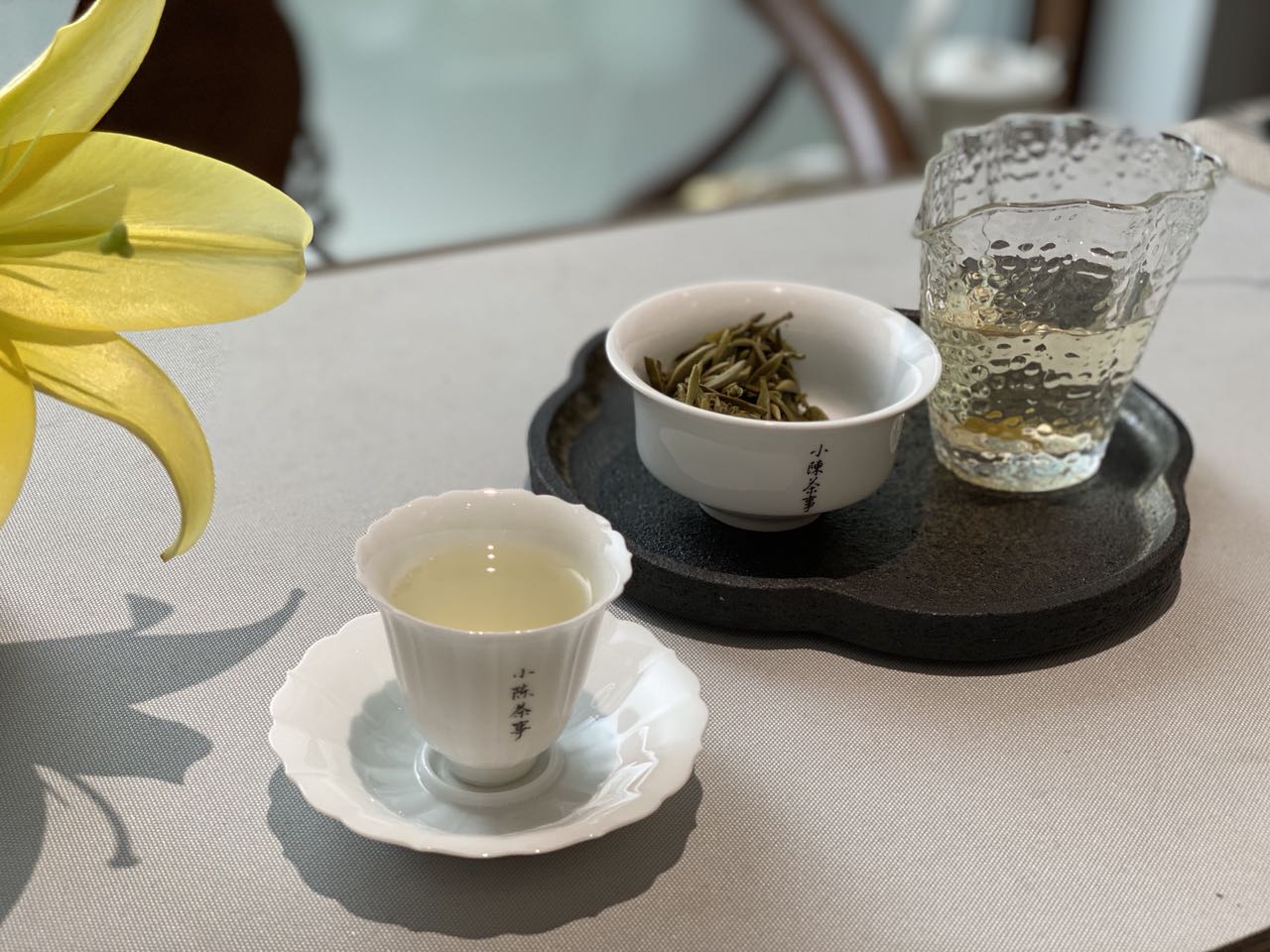 泡茶的茶具怎么选？不只是盖碗、茶壶、玻璃杯，连茶盘也很有讲究