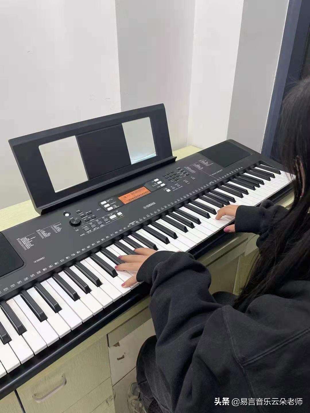 五音不全？唱歌不好听？专业老师教你10步开嗓，让你秒变歌神