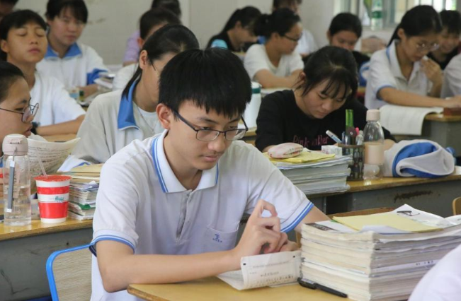 山东4.8万考生惨遭滑档，原因和“政策”有关，过本科线也无用