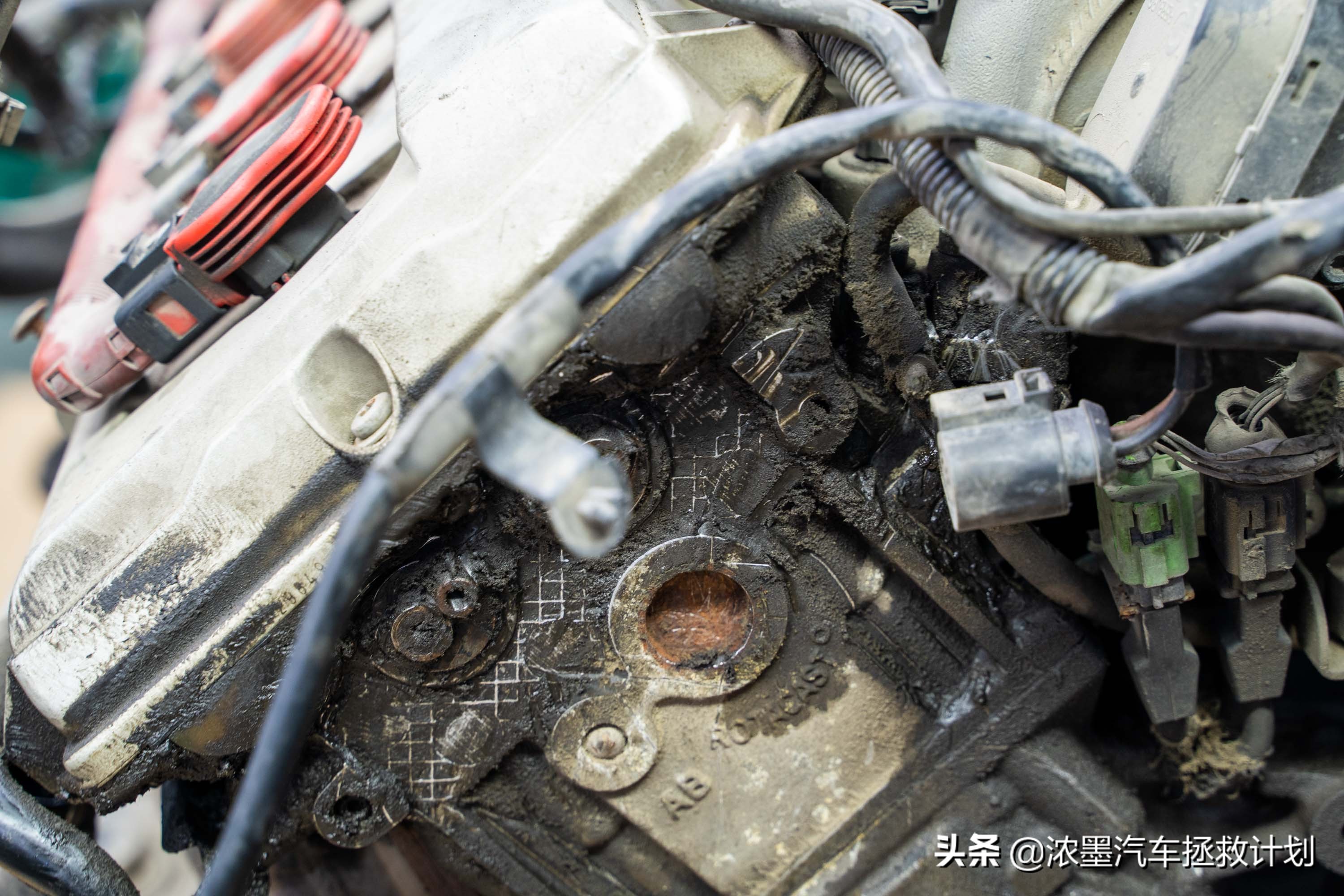 「迟暮英雄」整修一台十多年前的奥迪A6发动机，治理烧油烧水