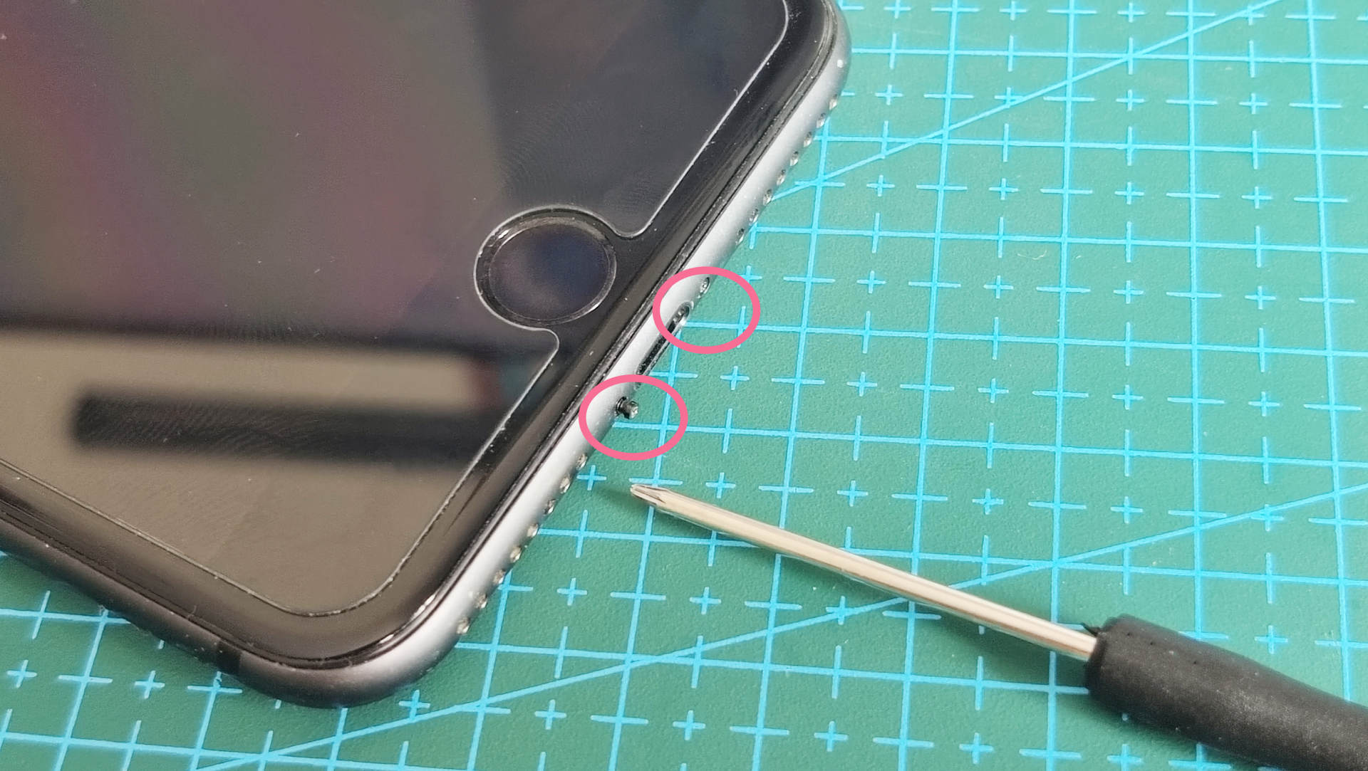 iPhone8Plus回收920，或者换个电池再用2年？到底怎么选最合适？