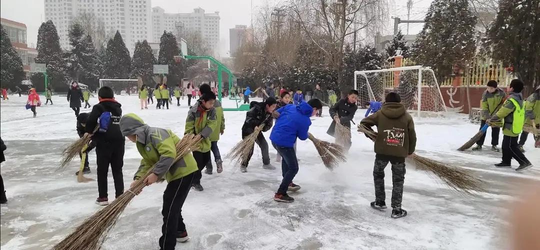 谈教师在教育中的作用