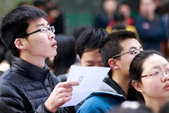 专科生到底算不算大学生？教育部门做出回答，大家看法不一样