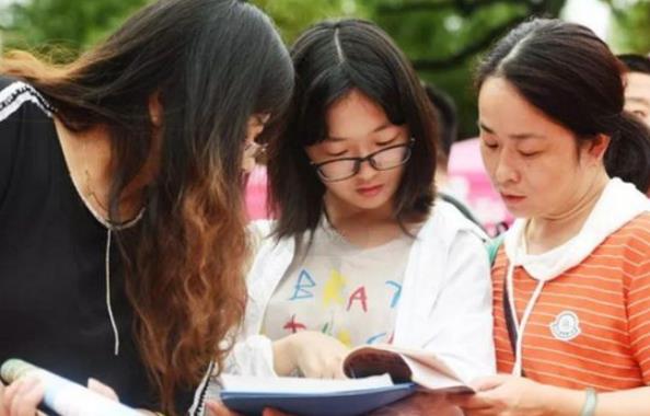 2021高考提前批录取分来了，清华663分起步，部分211院校招生遇冷