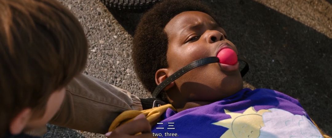 一群未成年人，演了部自己不能看的R级片