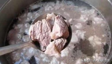 焯、灼、烫、煮，有的厨师都傻傻分不清，你知道吗？