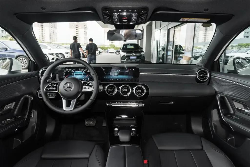 在售奔驰车型集合了，哪款让你心动，奔驰真的不坑穷人吗？