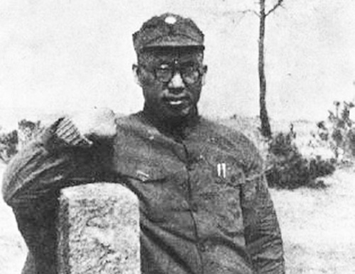 十大元帅32岁在干什么：林彪在苏联度假泡温泉，朱德在四川缴费