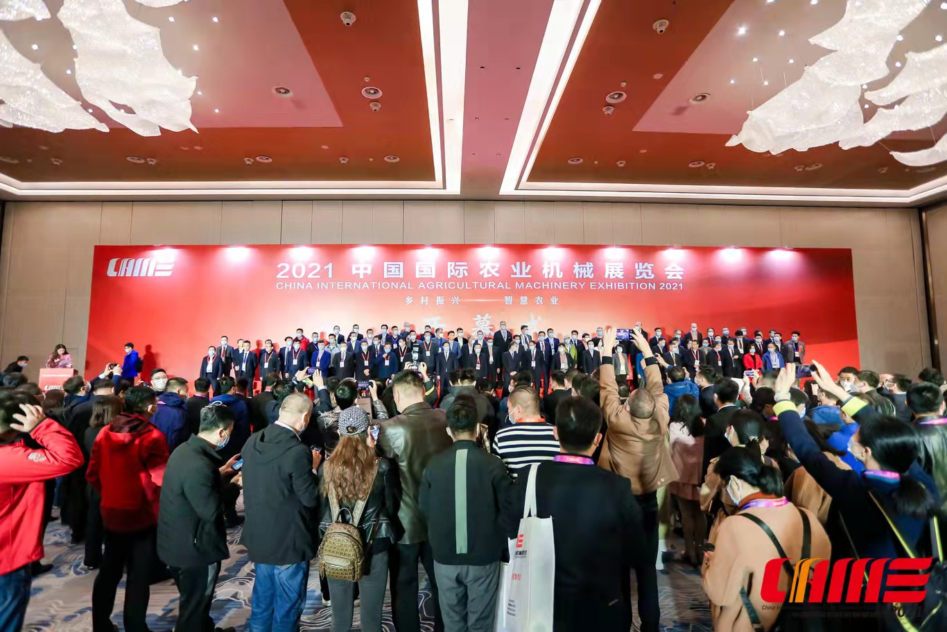 新款秸豹打捆机首次亮相青岛2021国际农机展