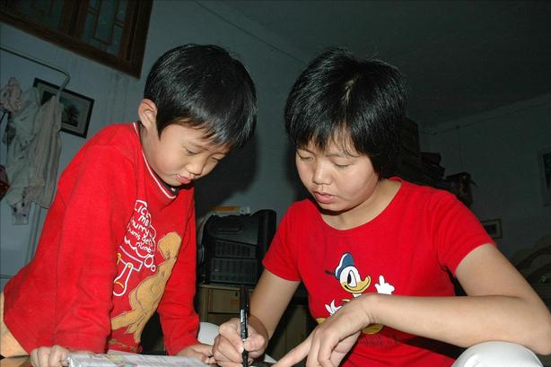 小学生作业走红，老师看了哭笑不得，网友：脑洞很大