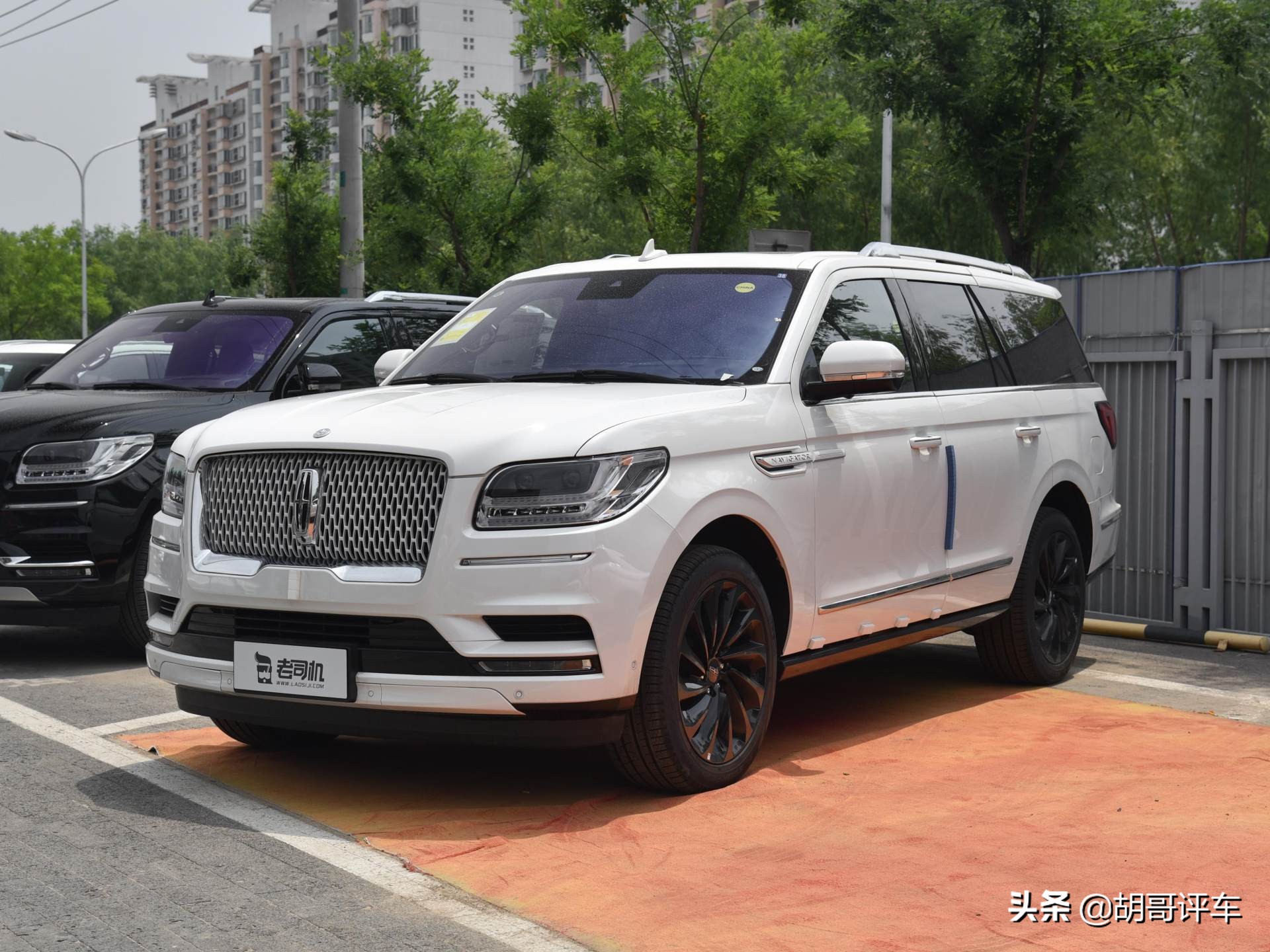 林肯全尺寸SUV：豪华与实力的完美融合