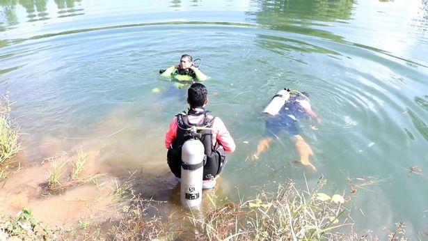 泰国男子意外摔落池塘淹死，忠诚狗狗守在岸边呜咽求救