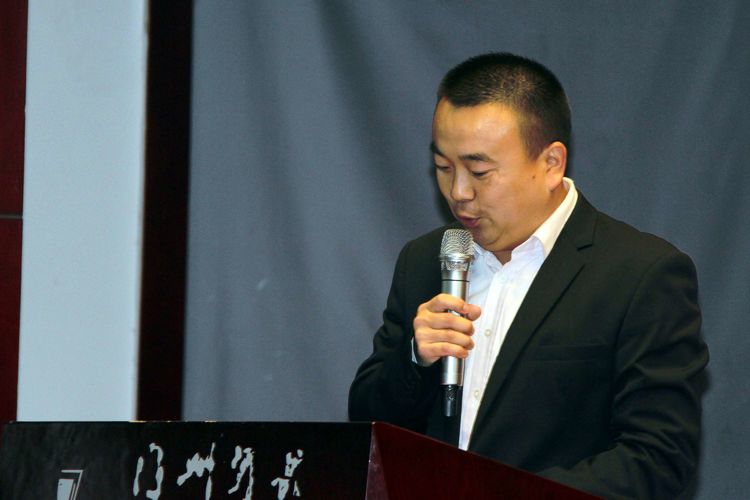 刘顺虎：远瞻红日染秋色 近看墨翁画腊梅