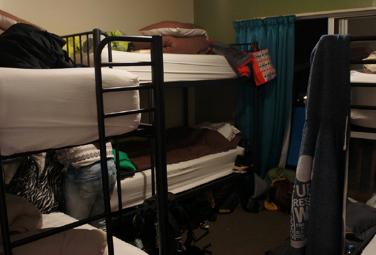 河南某高校试行“男女混住”，另类想法引热议，家长质疑安全性