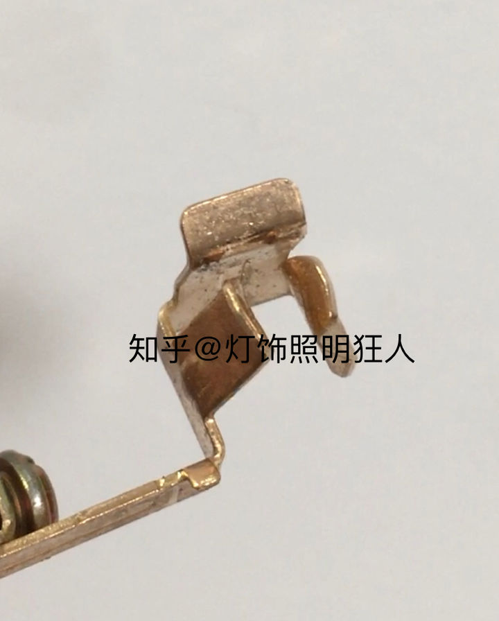 开关插座哪家强？14个品牌插座硬核测评