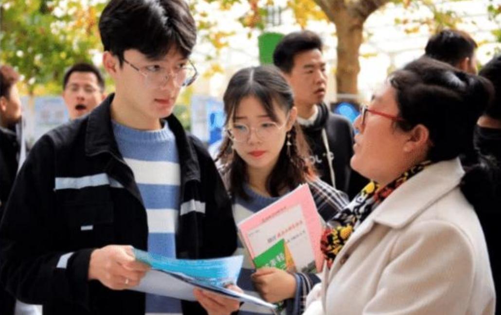 2021招聘市场怪现象：毕业生集体“玩失踪”，00后大学生哪去了？