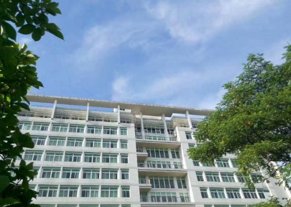 河南某高校试行“男女混住”，另类想法引热议，家长质疑安全性