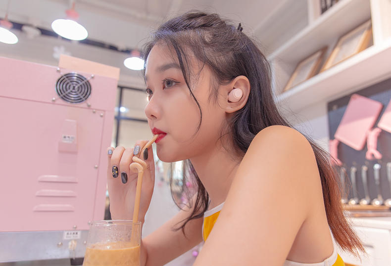 可爱的女孩子喜欢什么礼物（女生都喜欢的礼物）