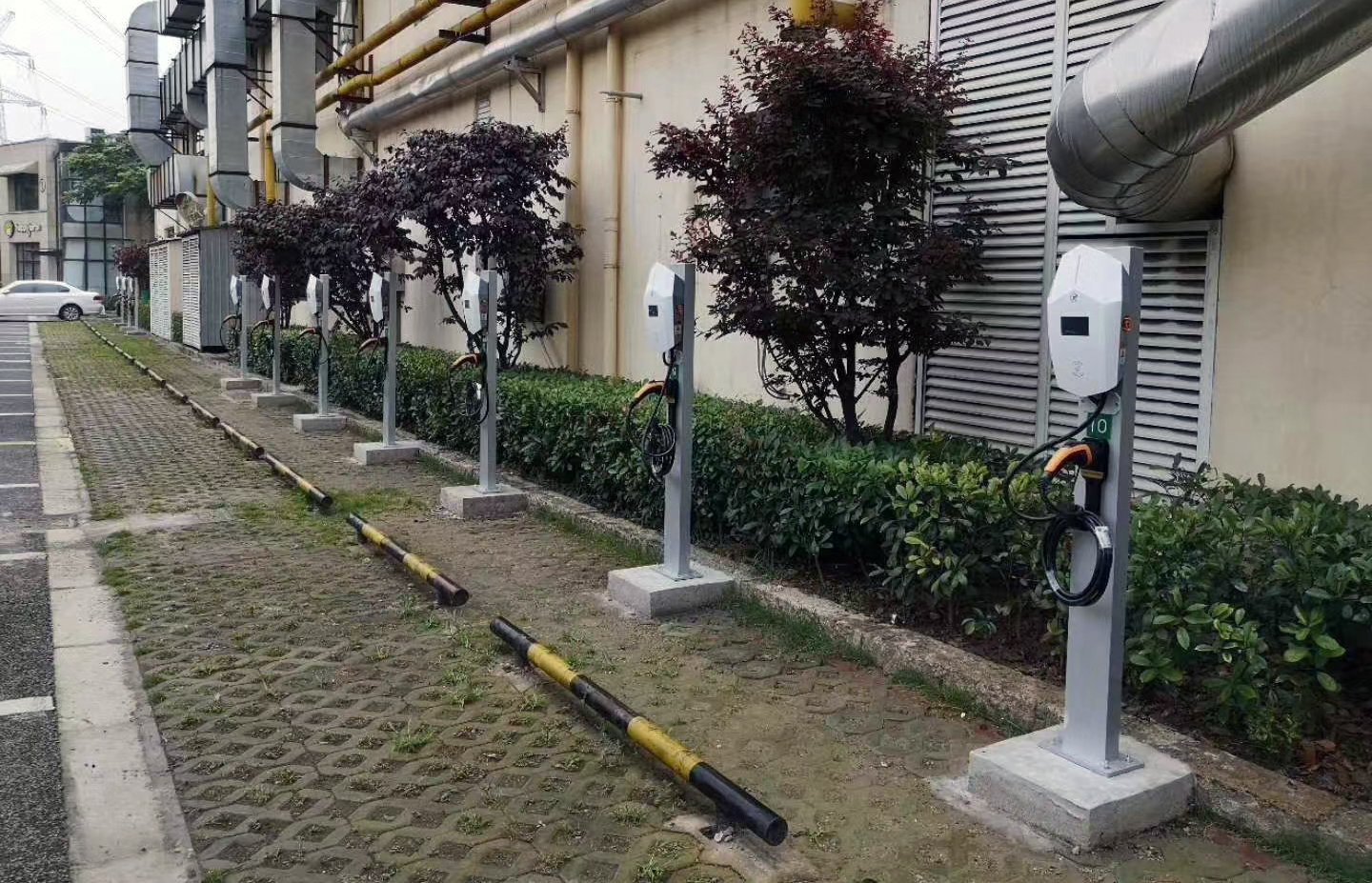 小区安装汽车充电桩为何屡屡受挫？