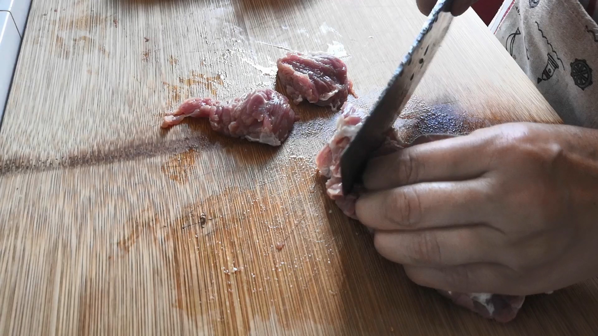 红烩牛肉的做法（8步学做酸甜开胃的红烩牛肉）