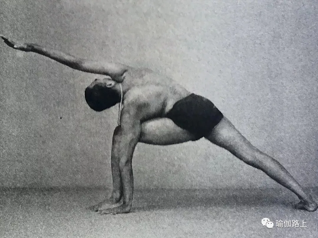 艾扬格密集一 | 32 个经典体式 & 2 大呼吸法经典示范图