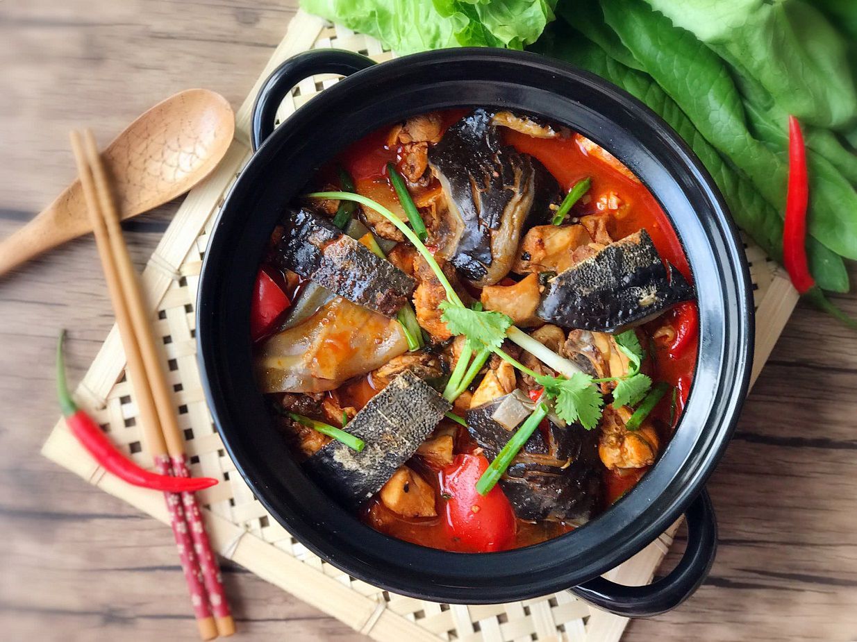 霸王别姬此菜味道咸鲜，营养丰富，特别适合手术后，体弱人群食用