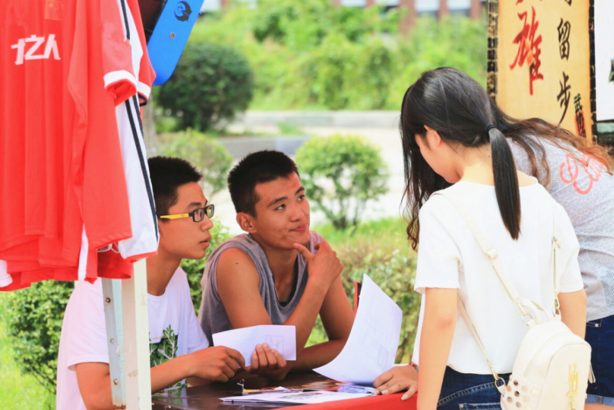 大学参加几个社团好（新生选择社团有讲究）
