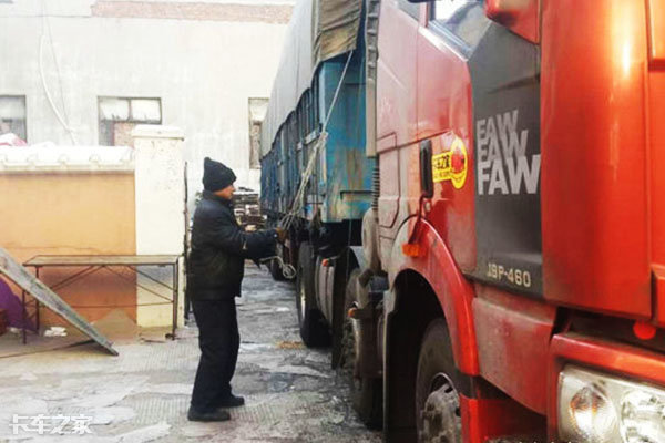 “远离大货车”霸屏朋友圈，卡车司机：我有话要讲