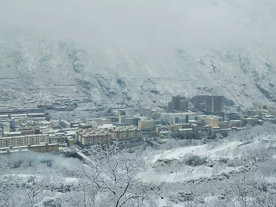 四川民族学院落户泸定！而我们却把青春留给了姑咱的风和大渡河！