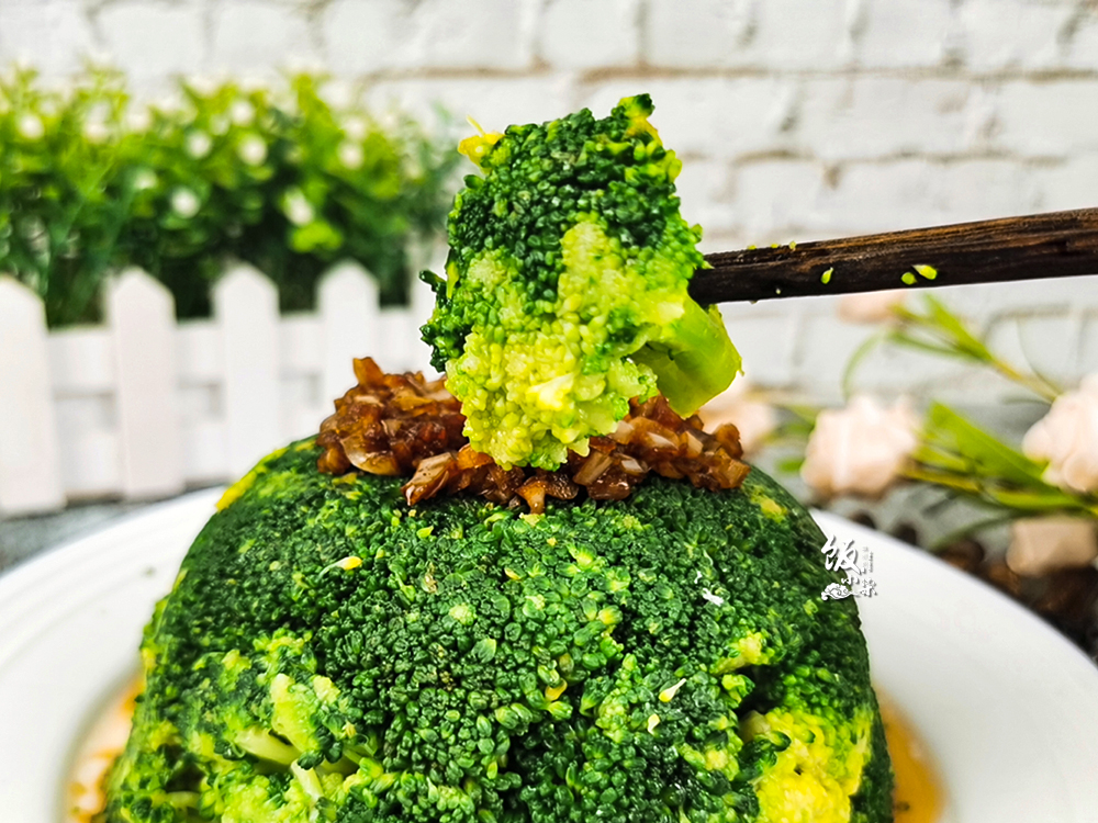 清洗西兰花，有人泡水，有人焯水，学会这样做，脏东西自己跑出来