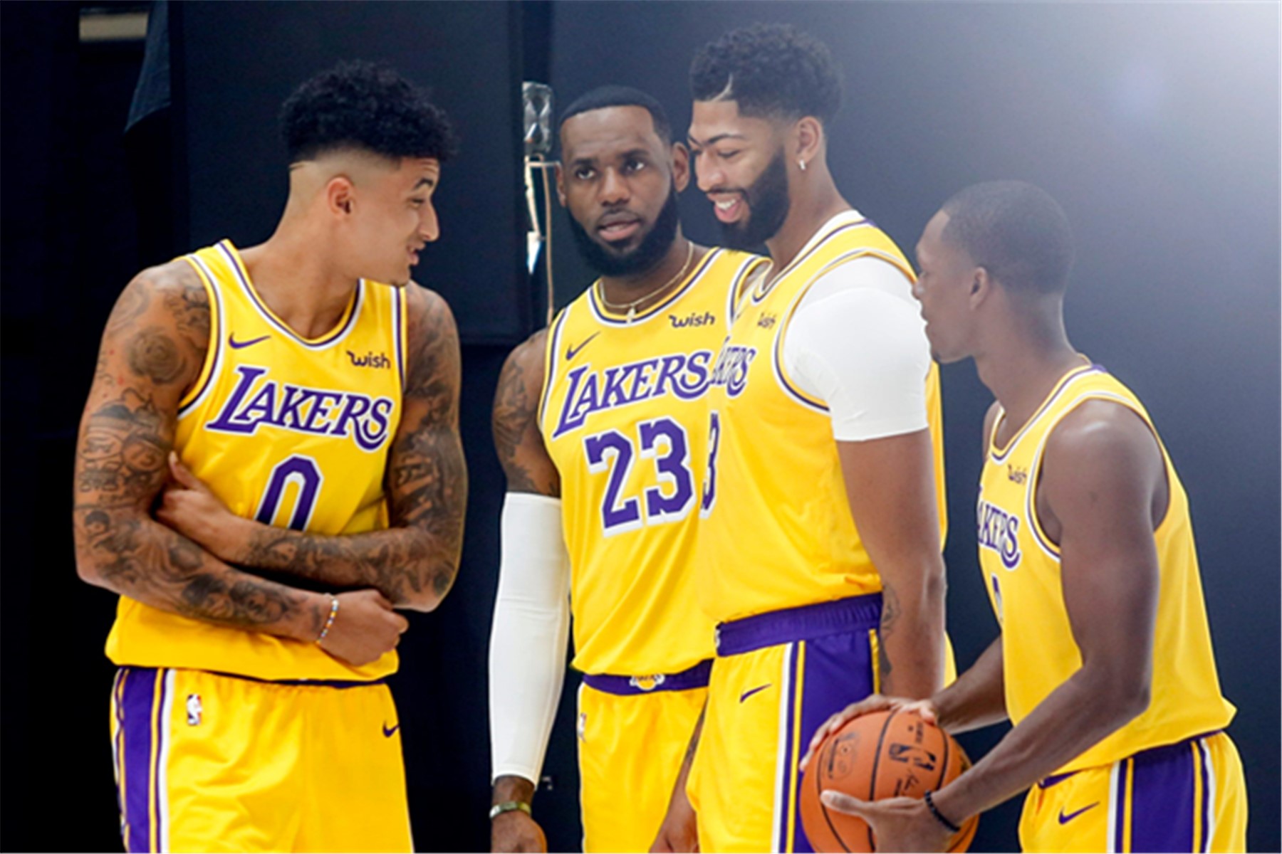 nba的队友有哪些(詹姆斯生涯15大队友：浓眉第二第一毫无争议 魔兽隆多未上榜)