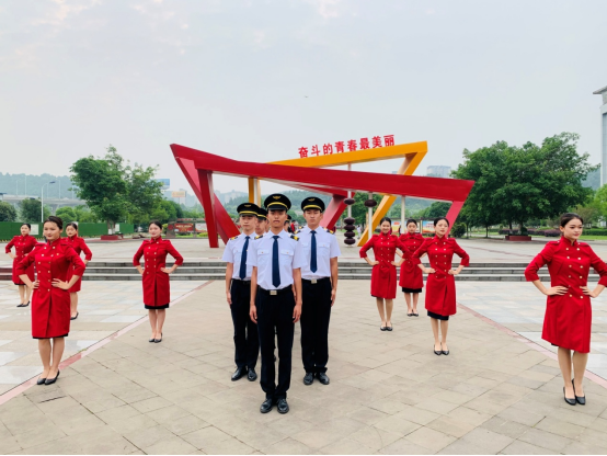 职业教育之花在这里艳丽绽放︱四川省商贸学校第六届校园开放日活动精彩纷呈