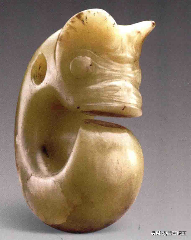 30个馆藏红山玉猪龙,看到痴迷! 第11张