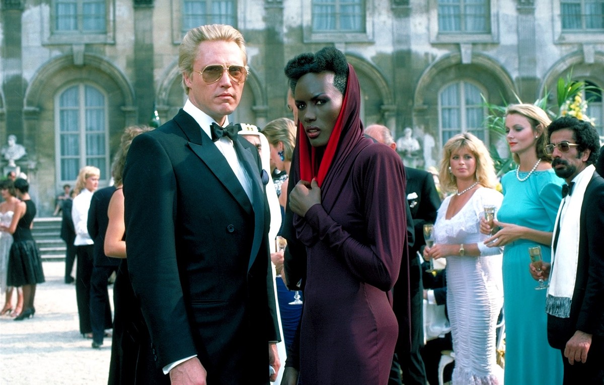 库存“007”电影最具吸引力的15个州，Hali Berry Tall