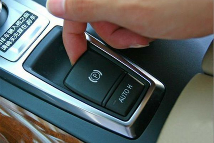 开自动挡必懂的5大技巧，学会后比手动挡还省油，现在弄懂还不晚