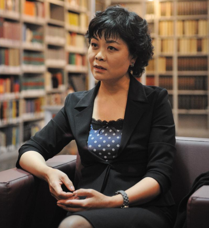 中国作协主席铁凝，54岁等来真爱：我宁愿没有，也不要凑合的婚姻